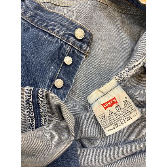Vintage 1998 Levi’s 501 button fly made in USA selvedge denim blue jean 41x30
